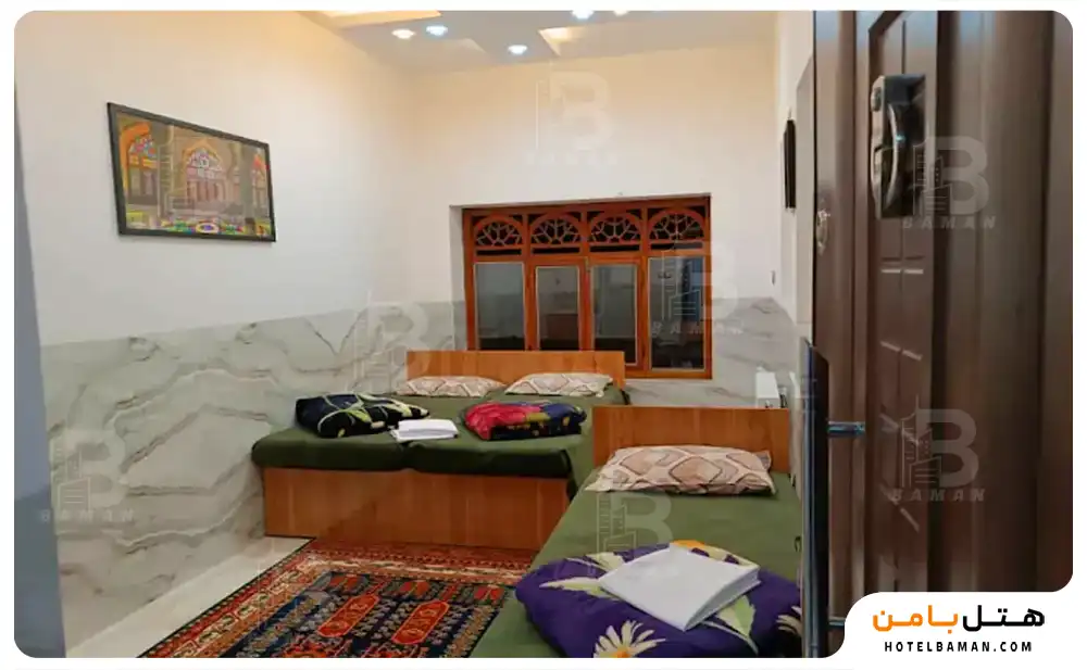اتاق سه تخته( فاقد سرویس بهداشتی و حمام ) (اقامت تک)